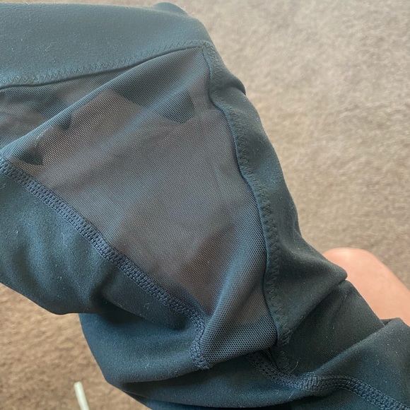 2 FOR $20 GAP G Fast True Black Leggings Mesh Side Cut Out  High Rise Small $65 - Picture 7 of 7